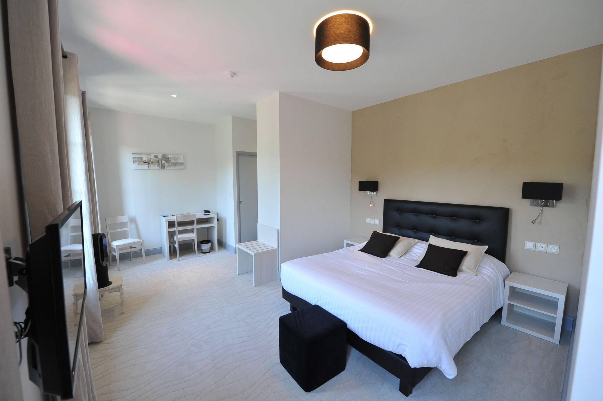 Logis- Hotel Spa Restaurant L'Epicurial Saint-Pey-de-Castets ภายนอก รูปภาพ